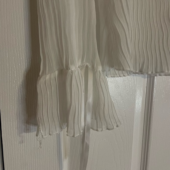 White button down blouse - Picture 4 of 4